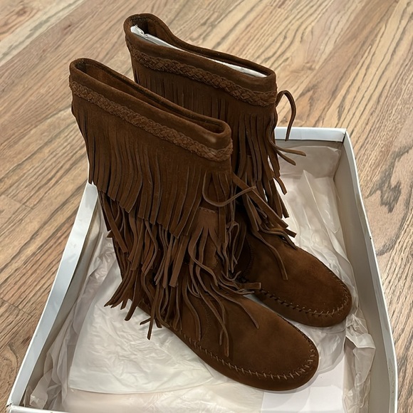 Minnetonka 3-Layer Fringe Boots - Brown Suede - Picture 3 of 5